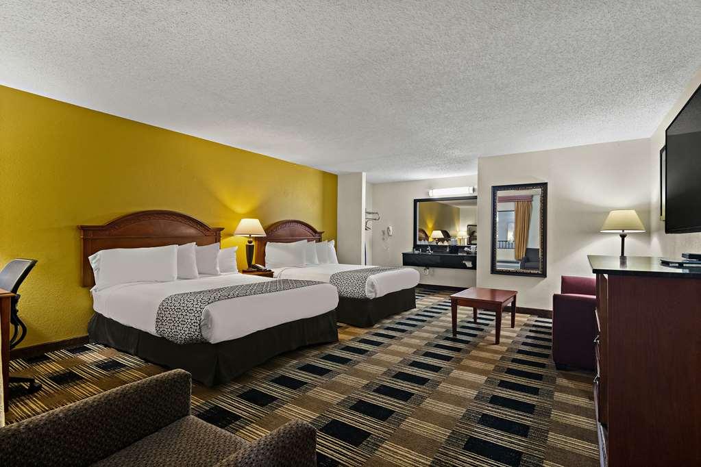Best Western Windsor Suites Fayetteville Room photo