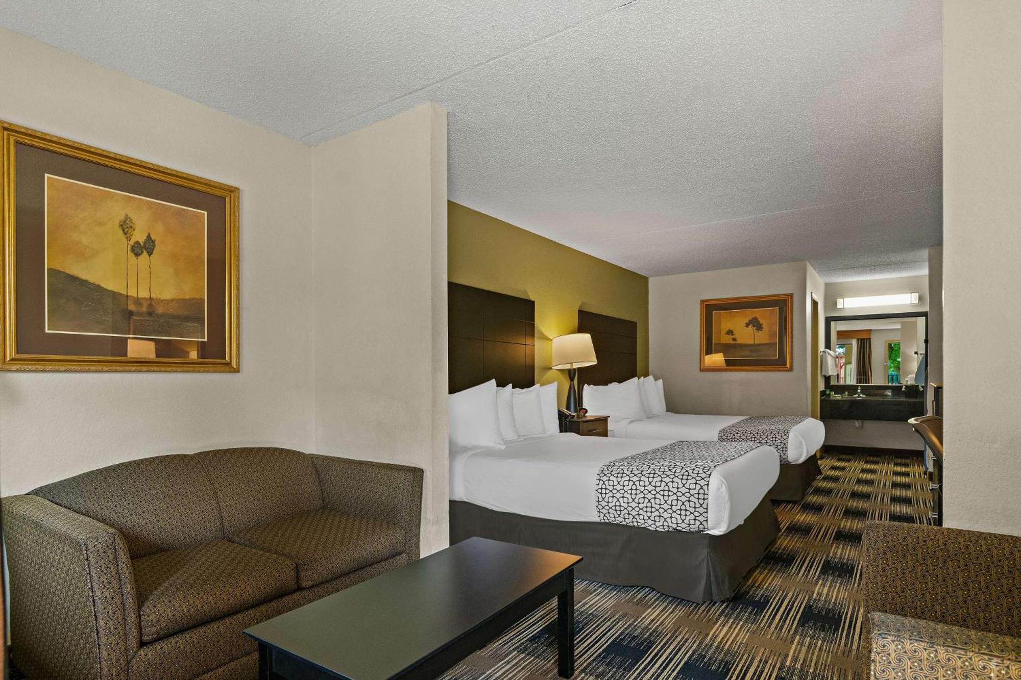 Best Western Windsor Suites Fayetteville Exterior photo