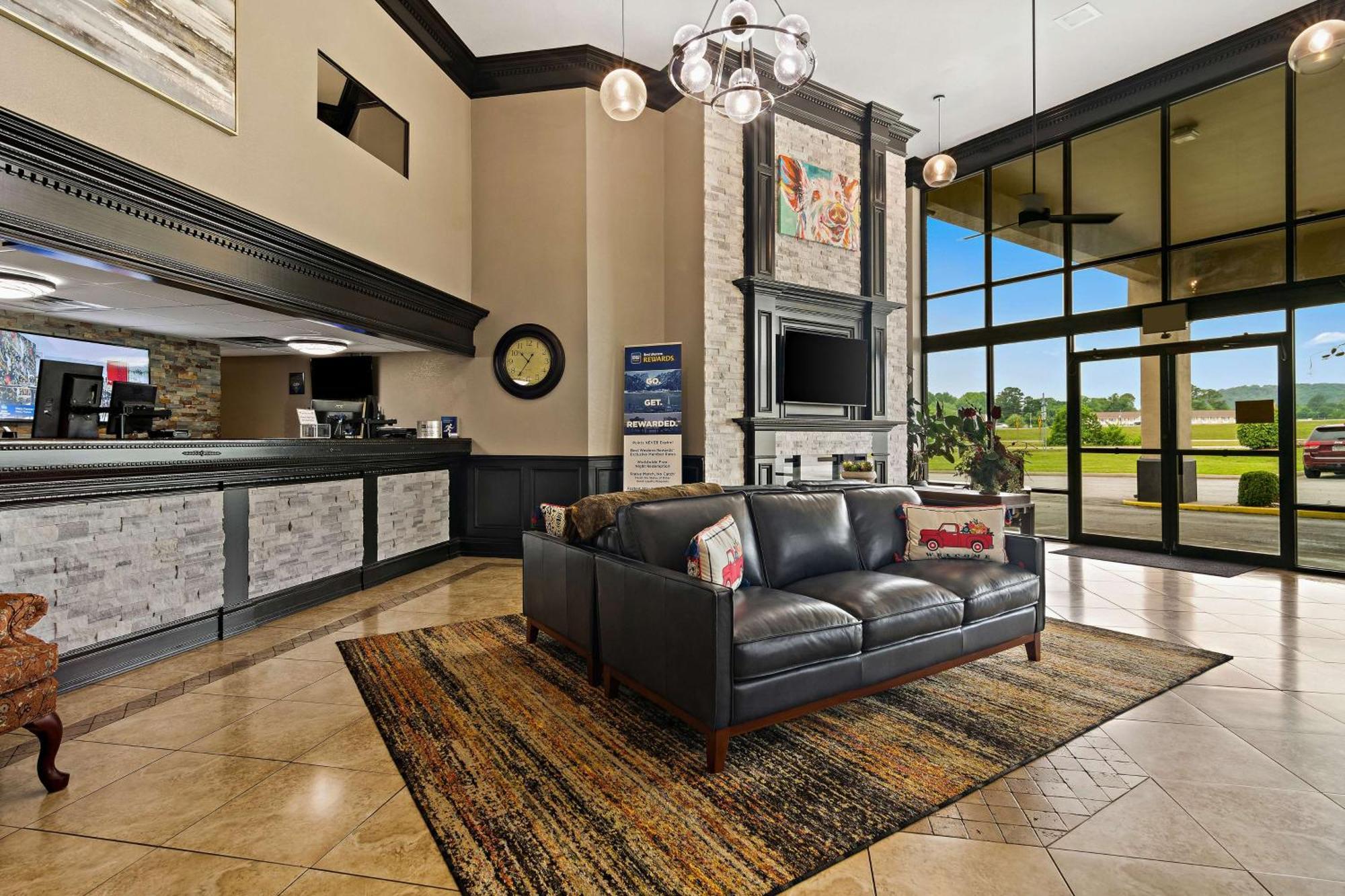 Best Western Windsor Suites Fayetteville Exterior photo